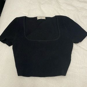 Aritzia Babaton black cropped top sz XS